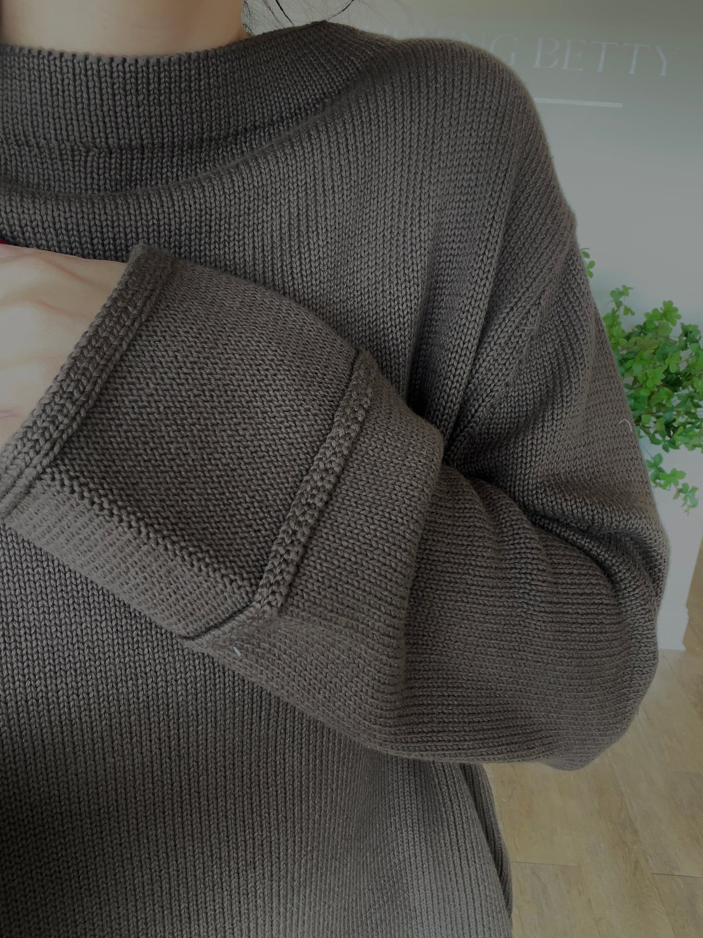 Boatneck Dark Chocolate Sweater