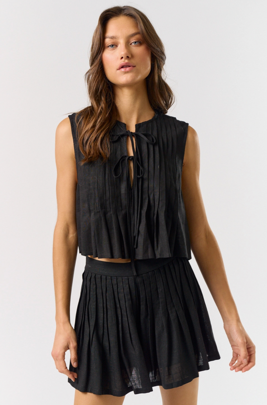 Sleeveless Pleated Tie Front Top