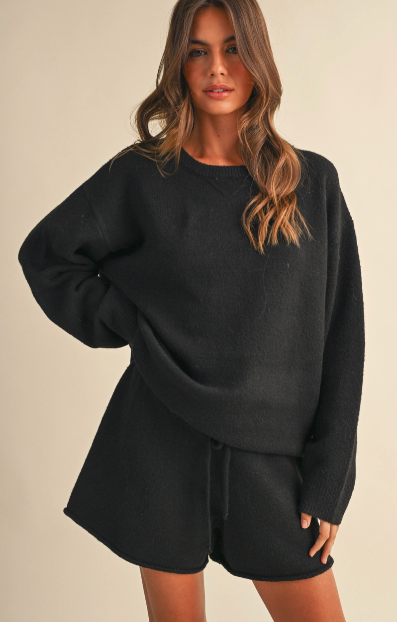Longsleeved Sweater and Shorts Set / Unlined